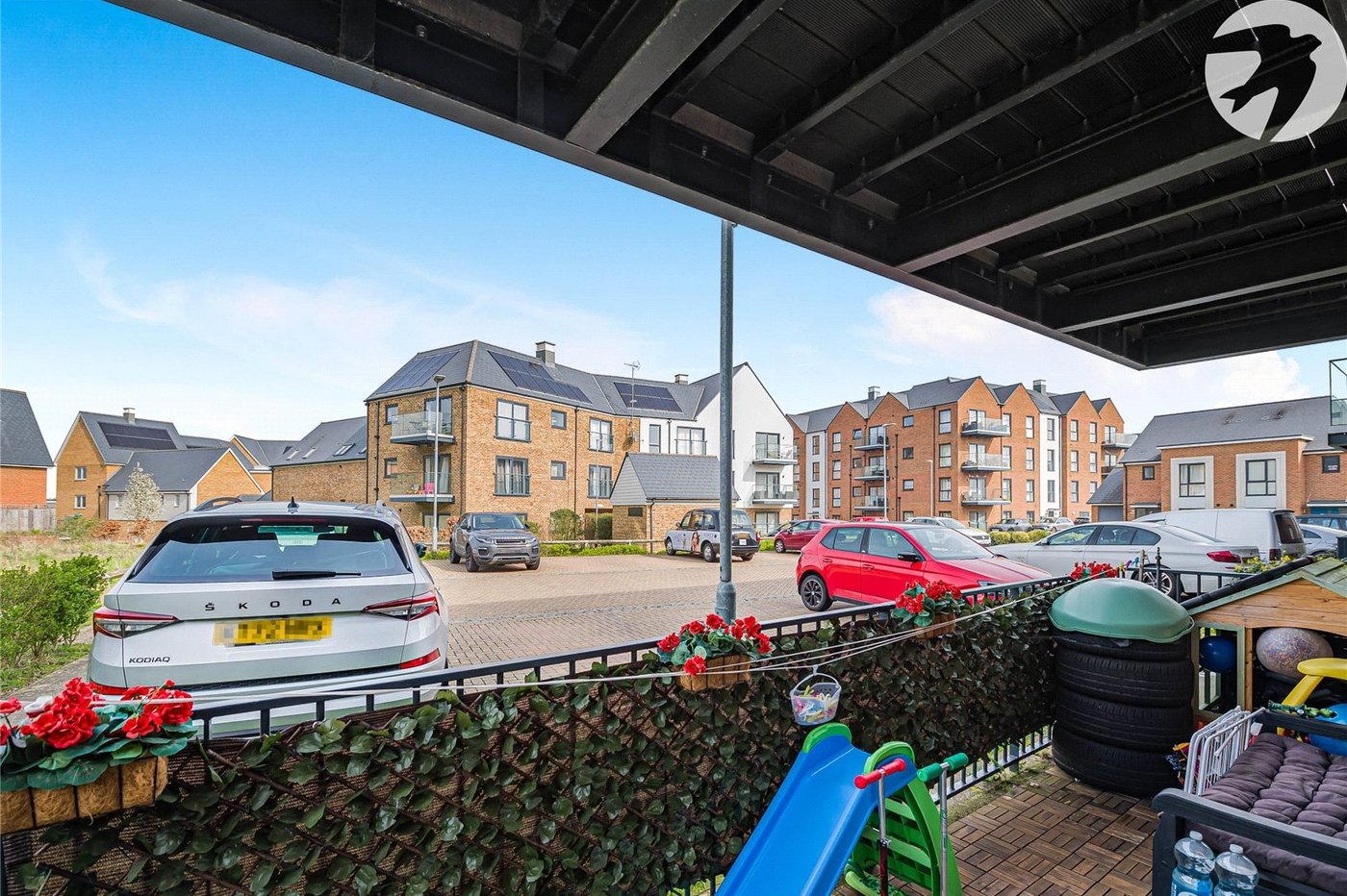 2 bedroom property for sale in Greenhithe | Robinson Jackson