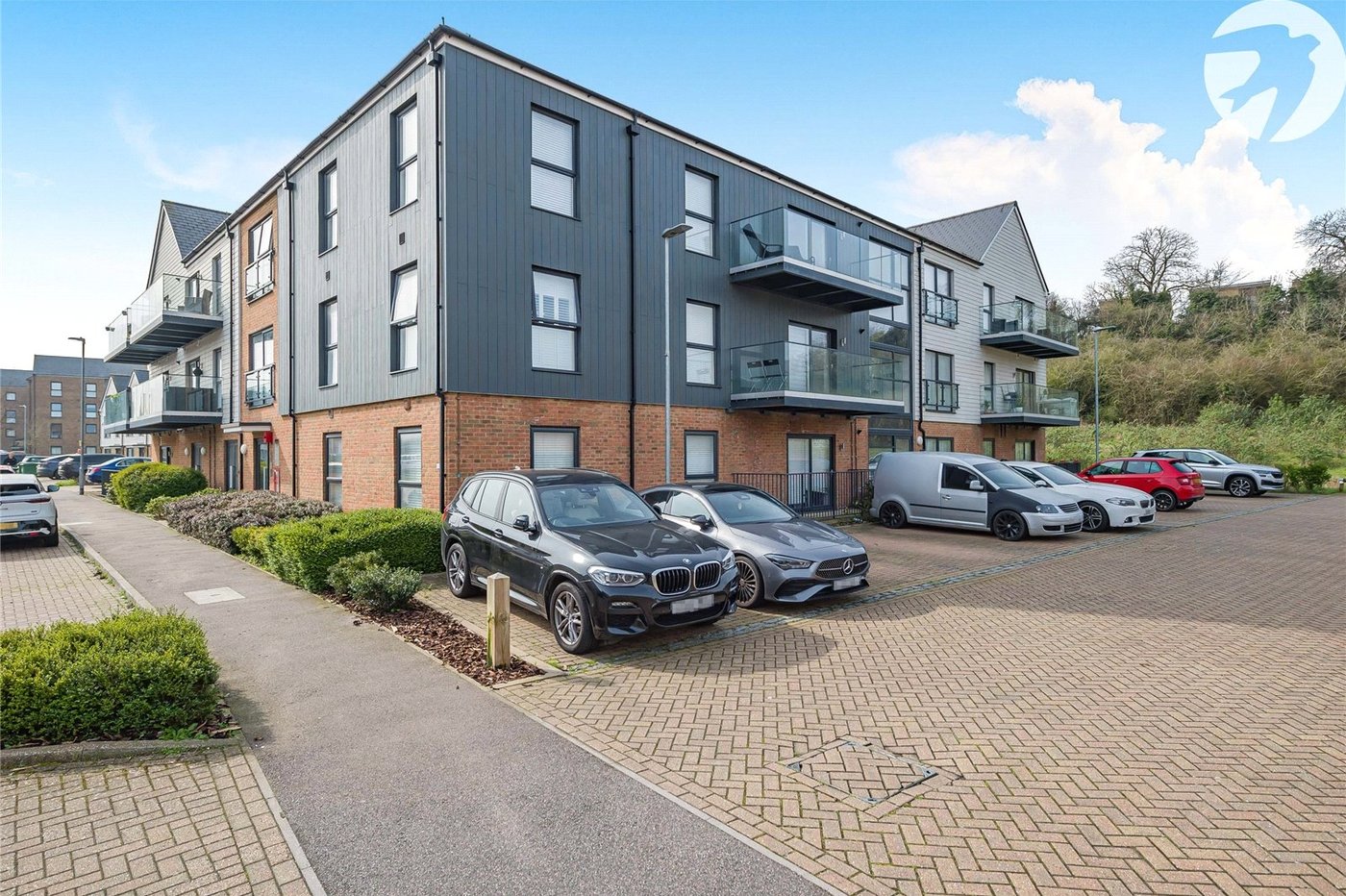 2 bedroom property for sale in Greenhithe | Robinson Jackson