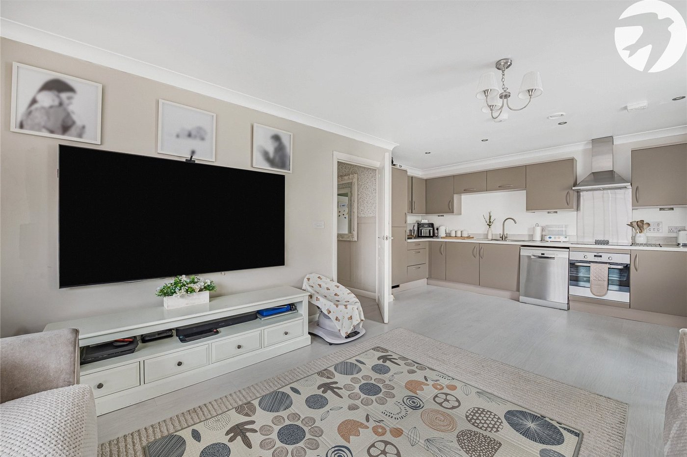 2 bedroom property for sale in Greenhithe | Robinson Jackson