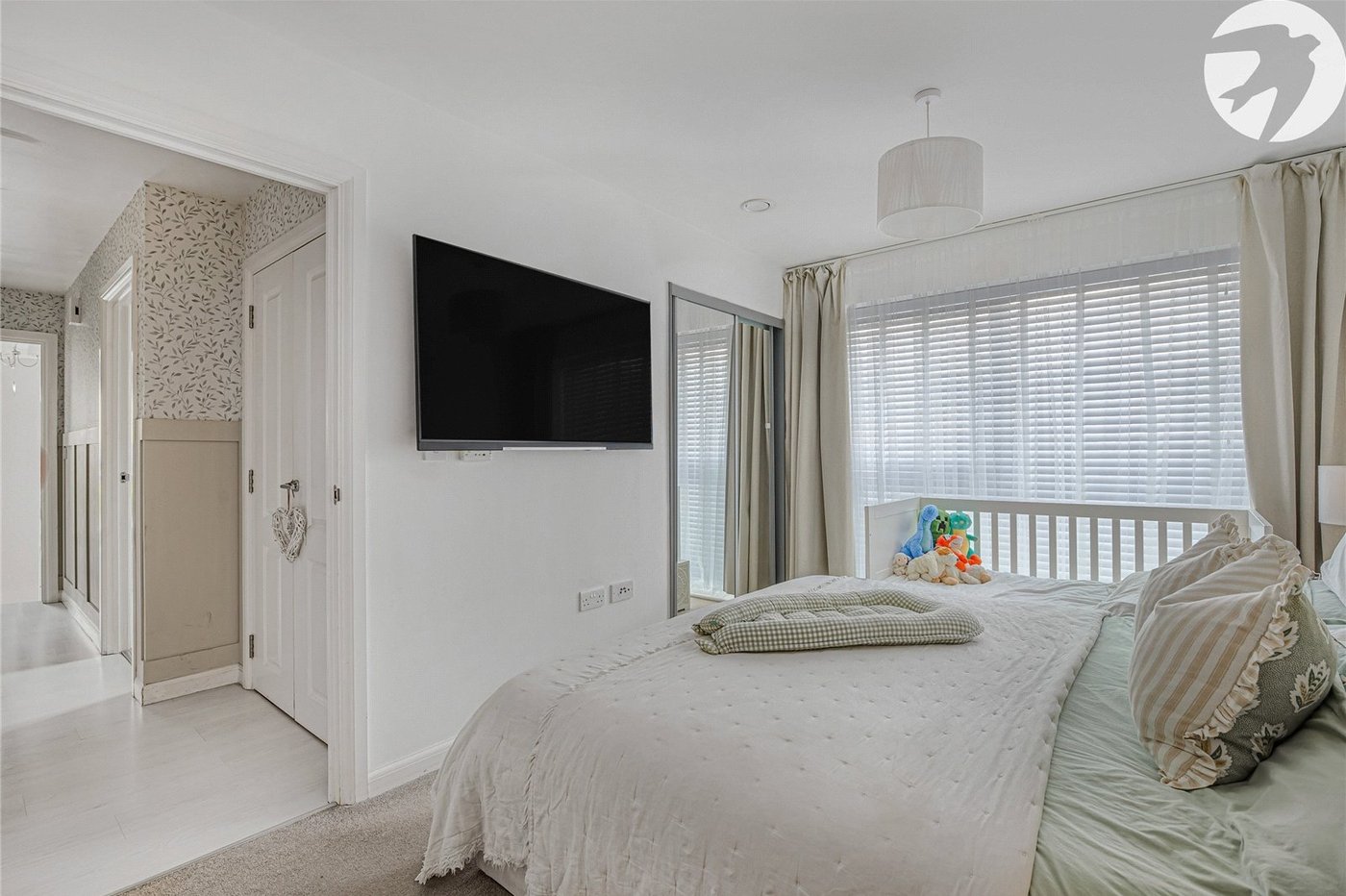 2 bedroom property for sale in Greenhithe | Robinson Jackson