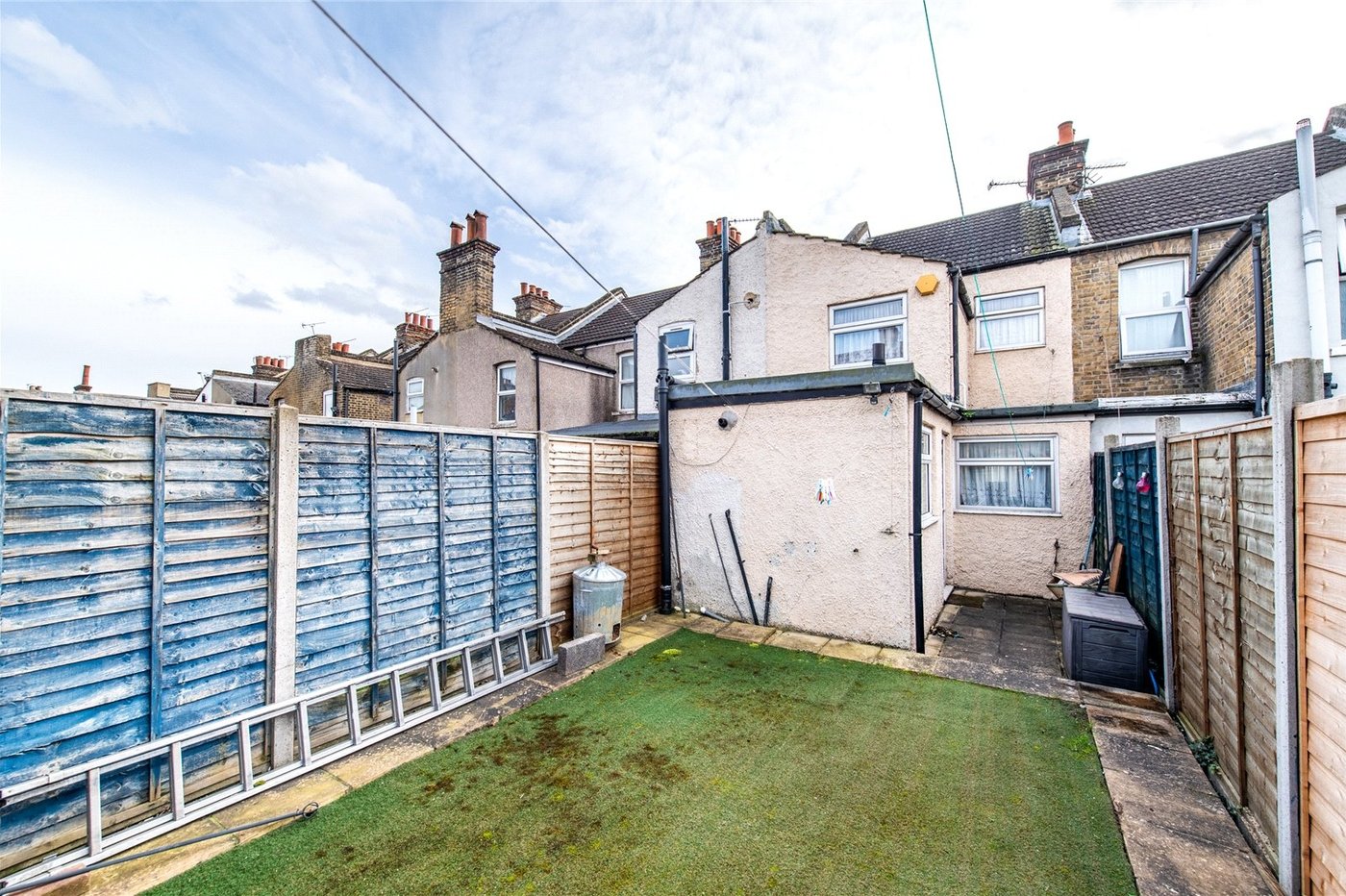 2 bedroom house for sale in Gravesend | Robinson Michael & Jackson