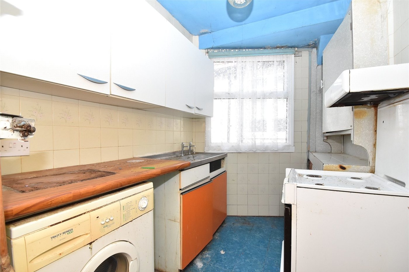 3 bedroom bungalow for sale in West Dartford | Robinson Jackson