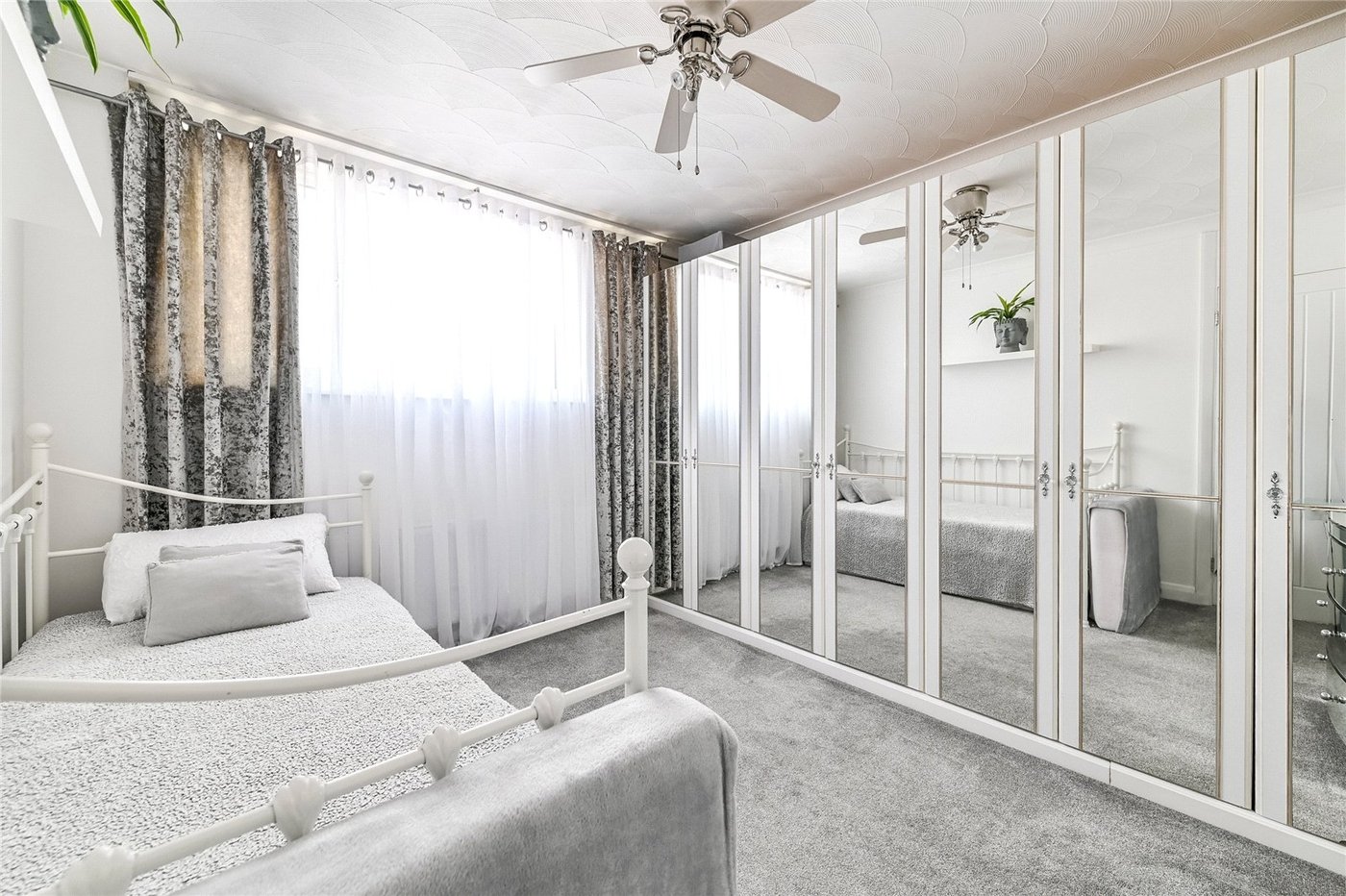 2 bedroom house for sale in Chalk | Robinson Michael & Jackson