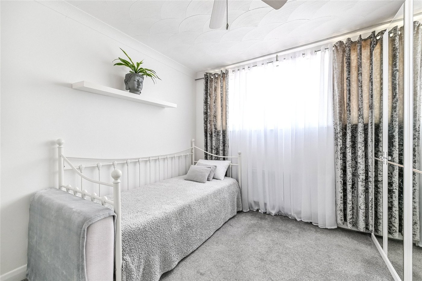 2 bedroom house for sale in Chalk | Robinson Michael & Jackson