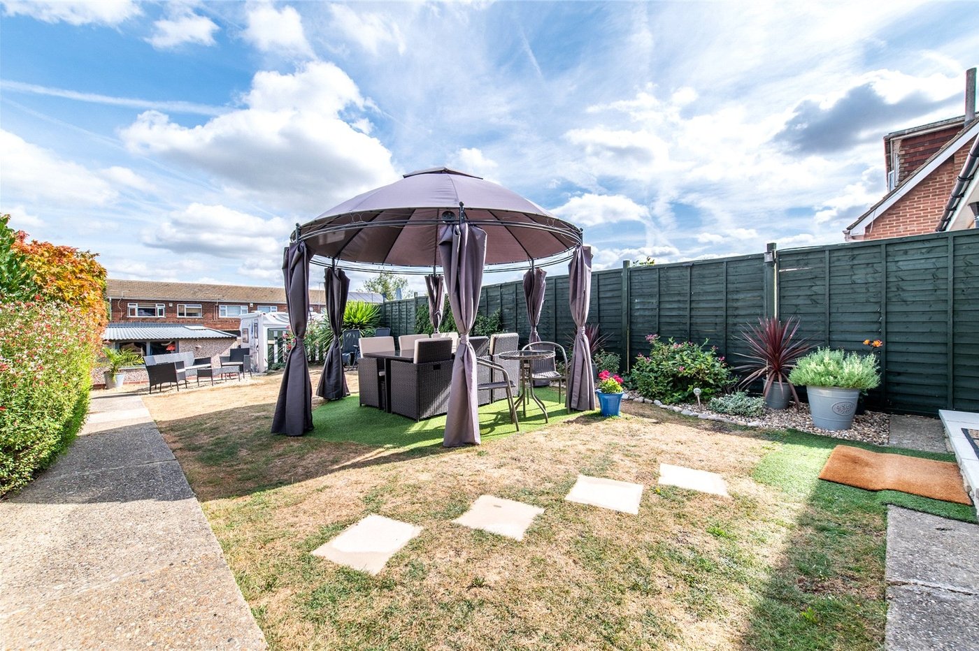 2 bedroom house for sale in Chalk | Robinson Michael & Jackson