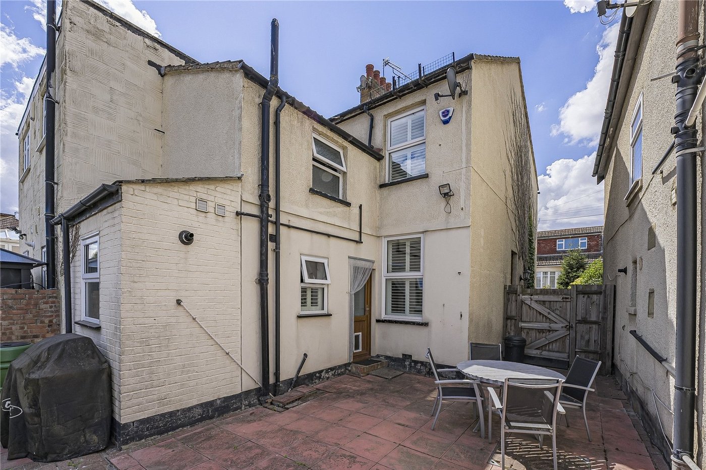 2 bedroom house for sale in Dartford | Robinson Jackson