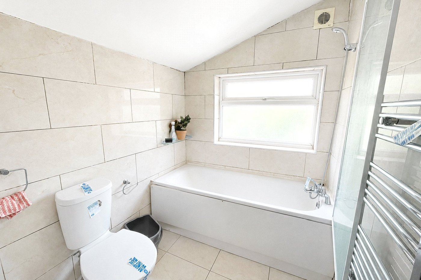 2 bedroom house for sale in London | Robinson Jackson