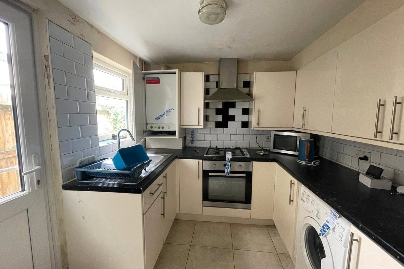 2 bedroom house for sale in London | Robinson Jackson