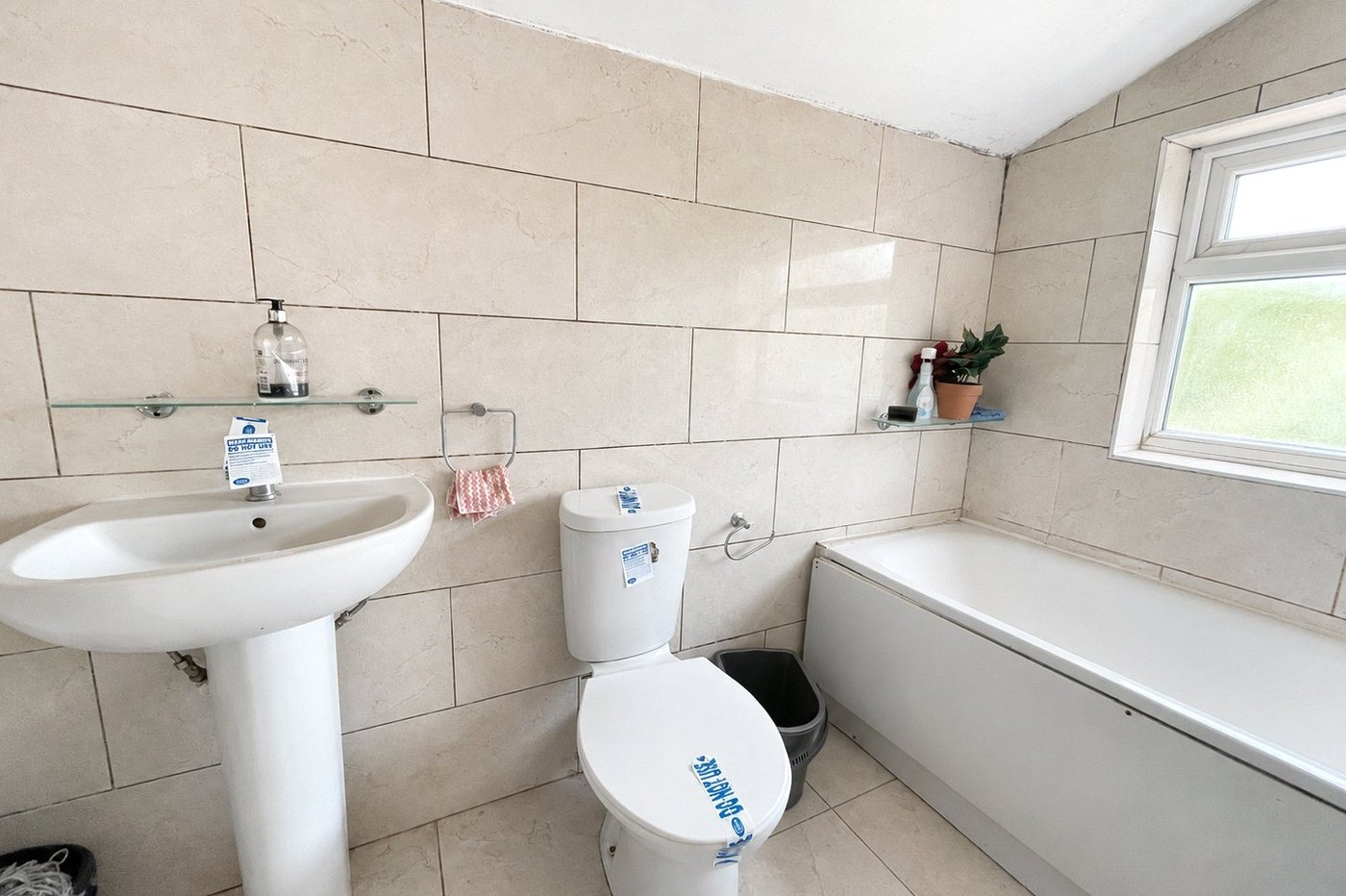 2 bedroom house for sale in London | Robinson Jackson