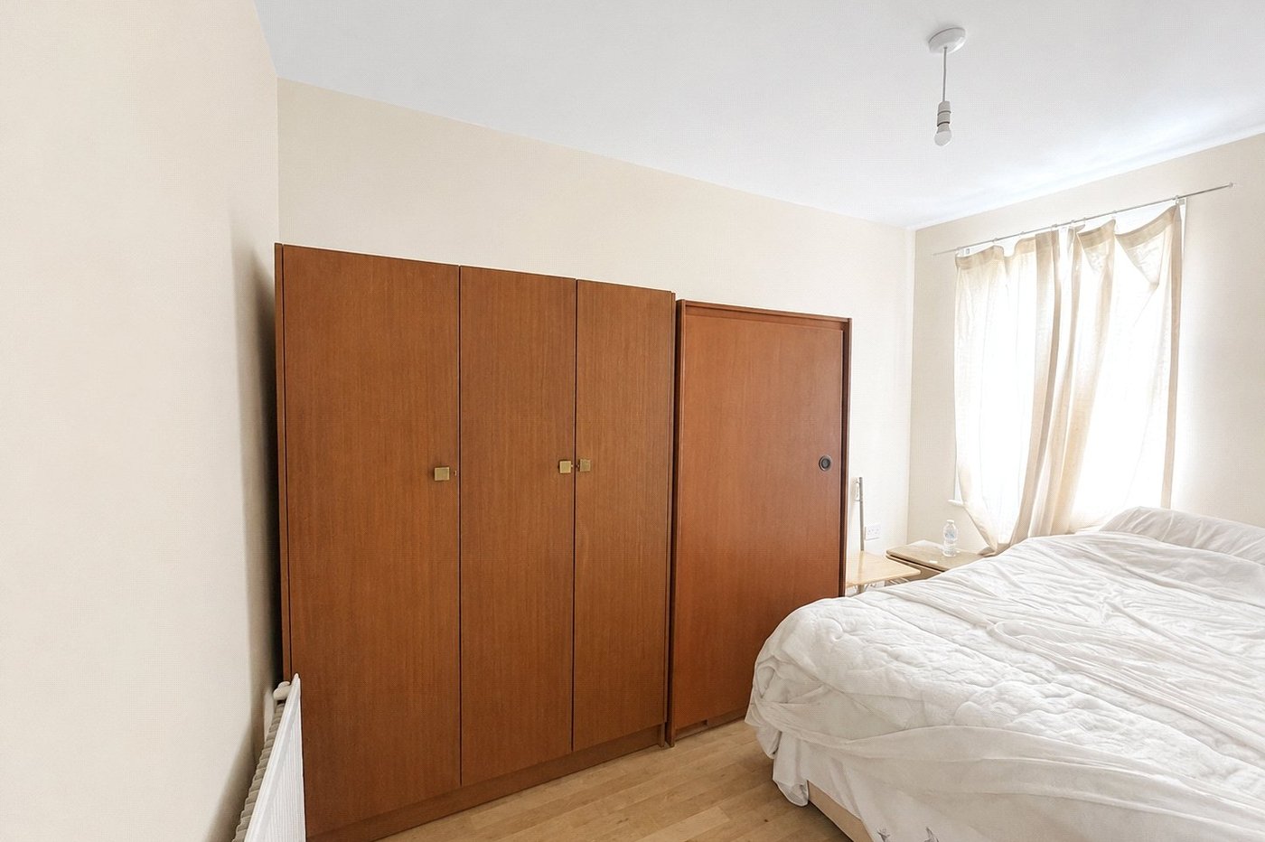 2 bedroom house for sale in London | Robinson Jackson