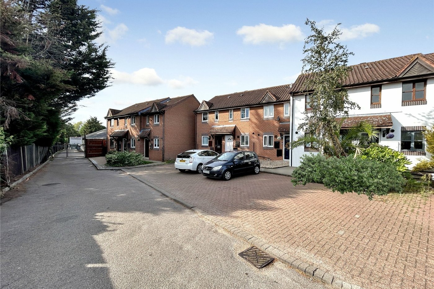 2 bedroom house for sale in Blackfen Road | Robinson Jackson