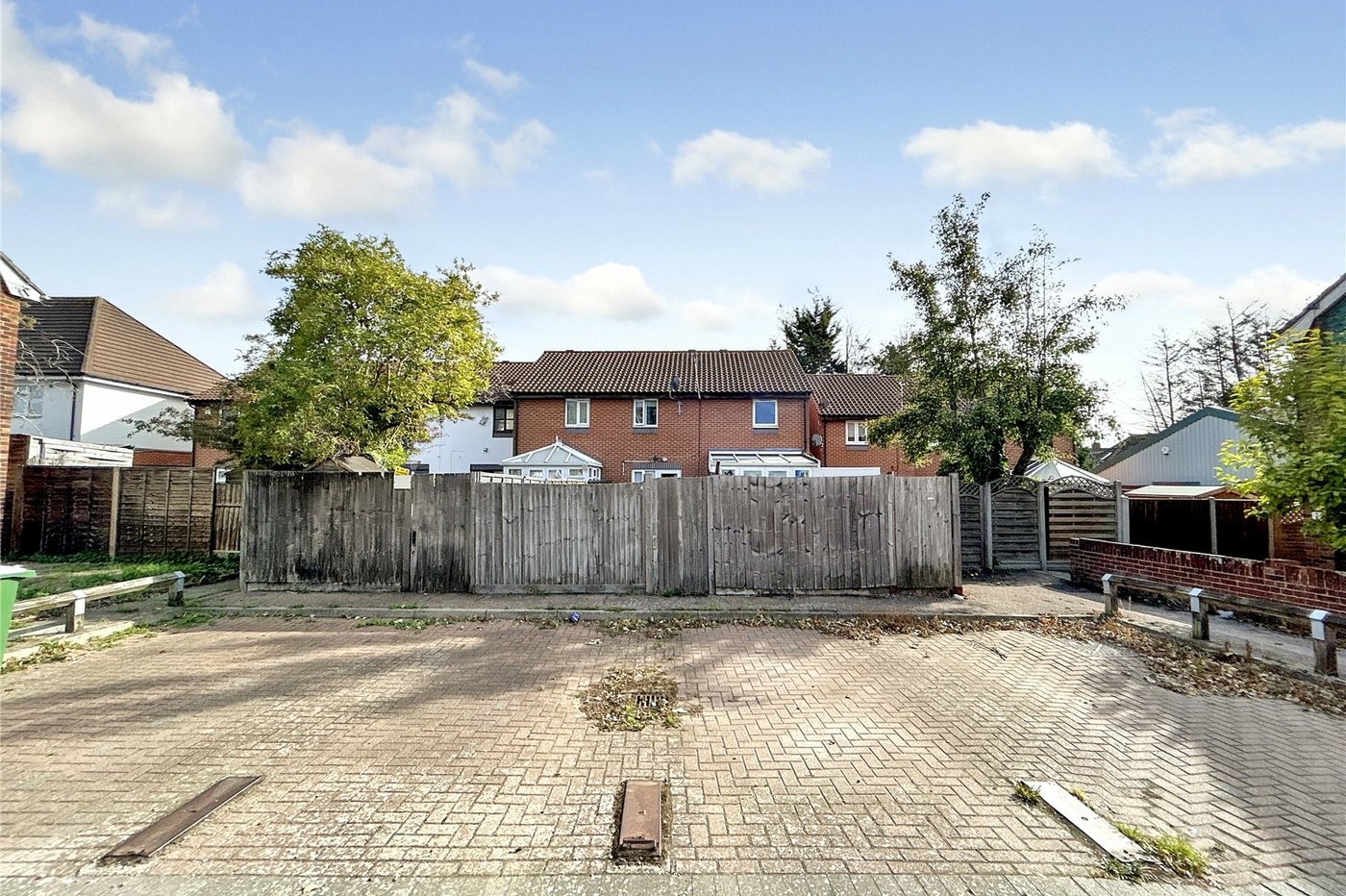 2 bedroom house for sale in Blackfen Road | Robinson Jackson