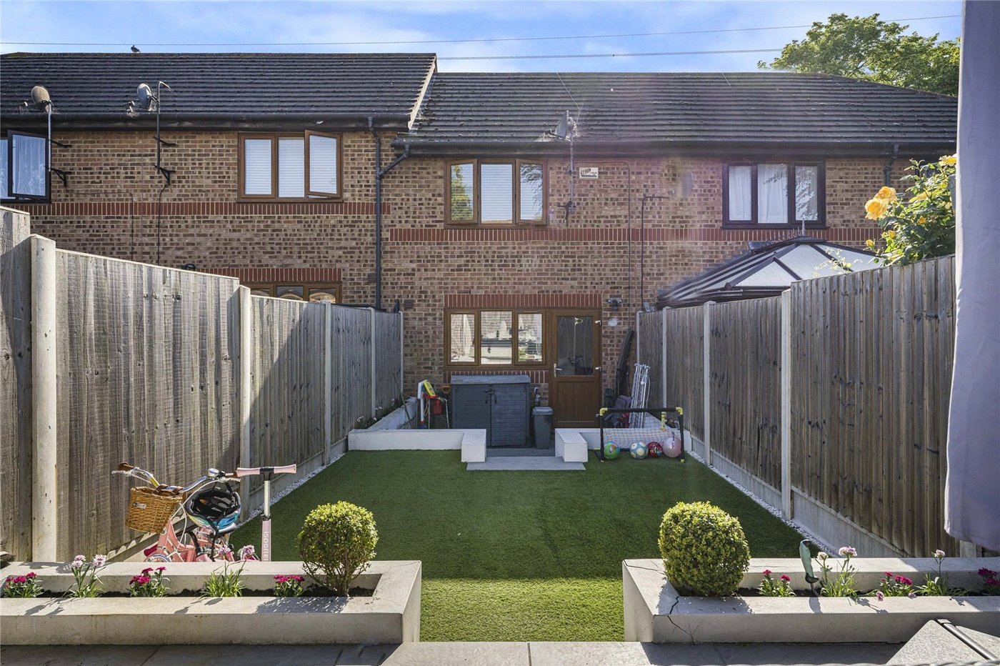 2 bedroom house for sale in Greenhithe | Robinson Jackson