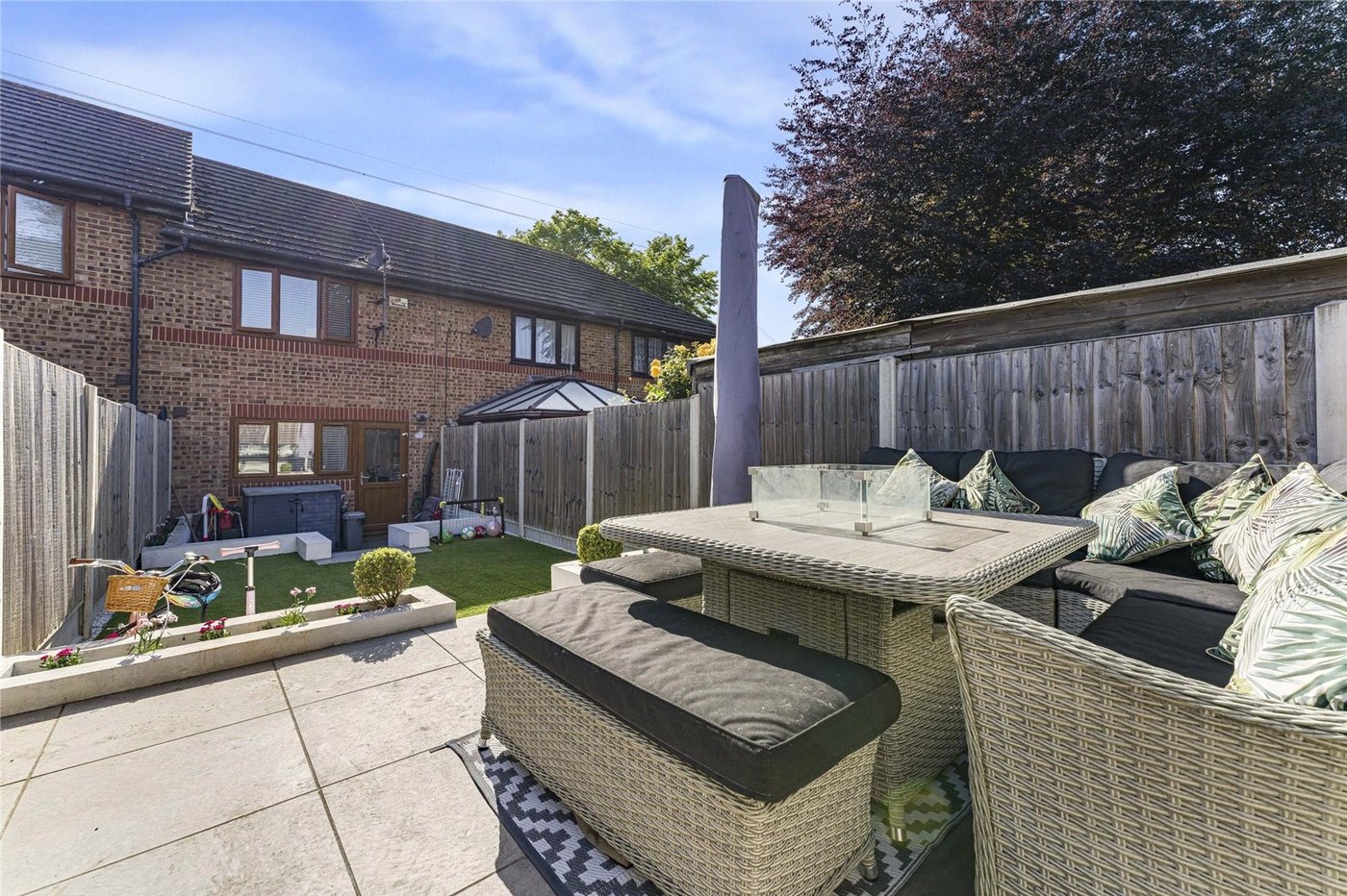 2 bedroom house for sale in Greenhithe | Robinson Jackson