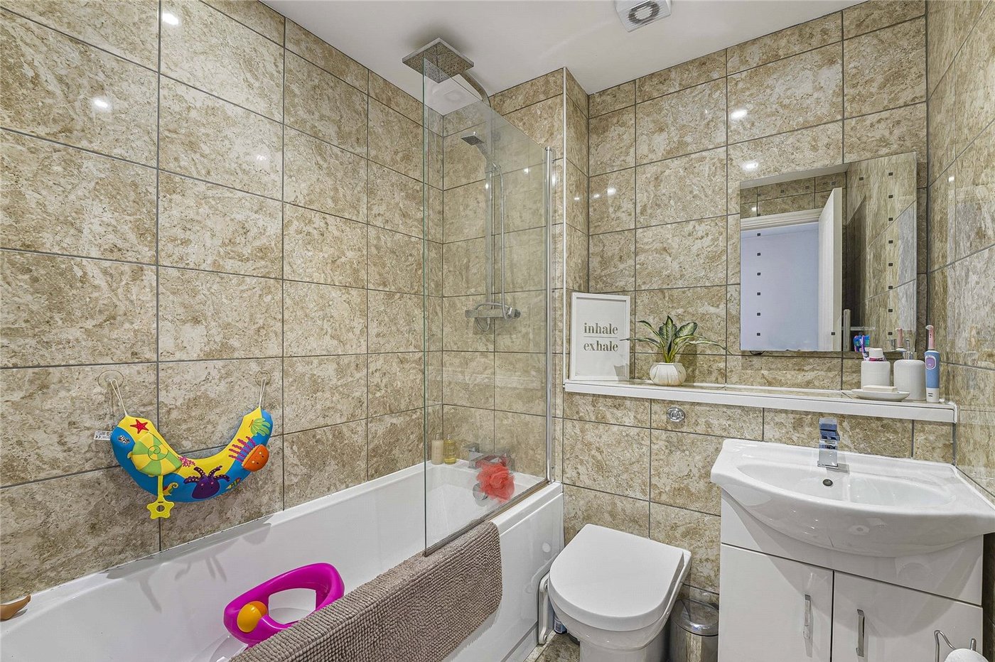 2 bedroom house for sale in Greenhithe | Robinson Jackson