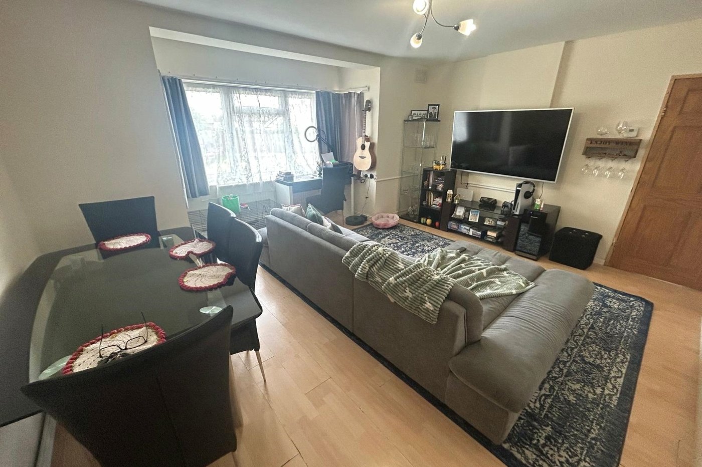 2 bedroom property for sale in Northfleet | Robinson Michael & Jackson