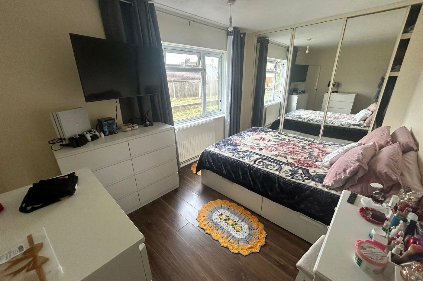 2 bedroom property for sale in Northfleet | Robinson Michael & Jackson