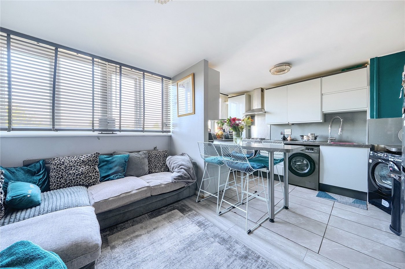 3 bedroom property for sale in London | Robinson Jackson