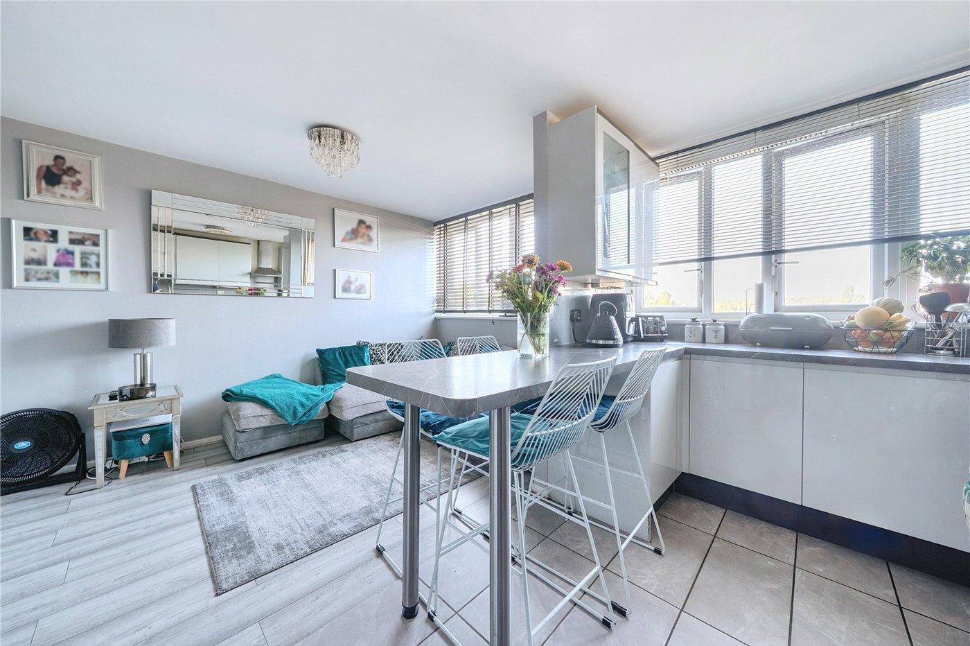 3 bedroom property for sale in London | Robinson Jackson