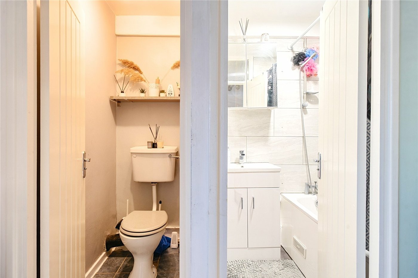 3 bedroom property for sale in London | Robinson Jackson