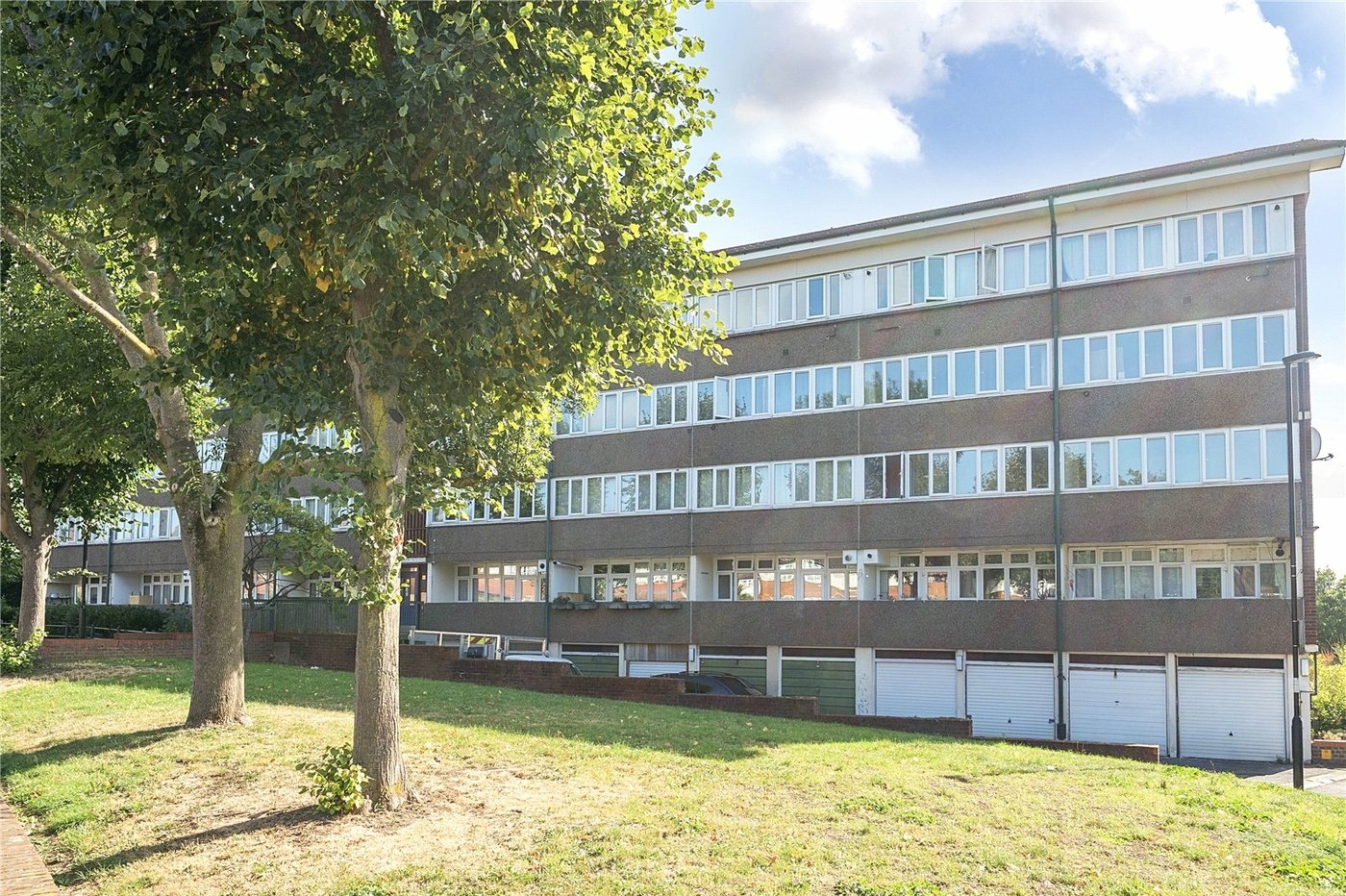 3 bedroom property for sale in  | Robinson Jackson