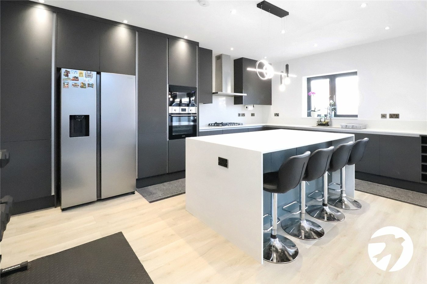 3 bedroom bungalow for sale in Bexleyheath | Robinson Jackson