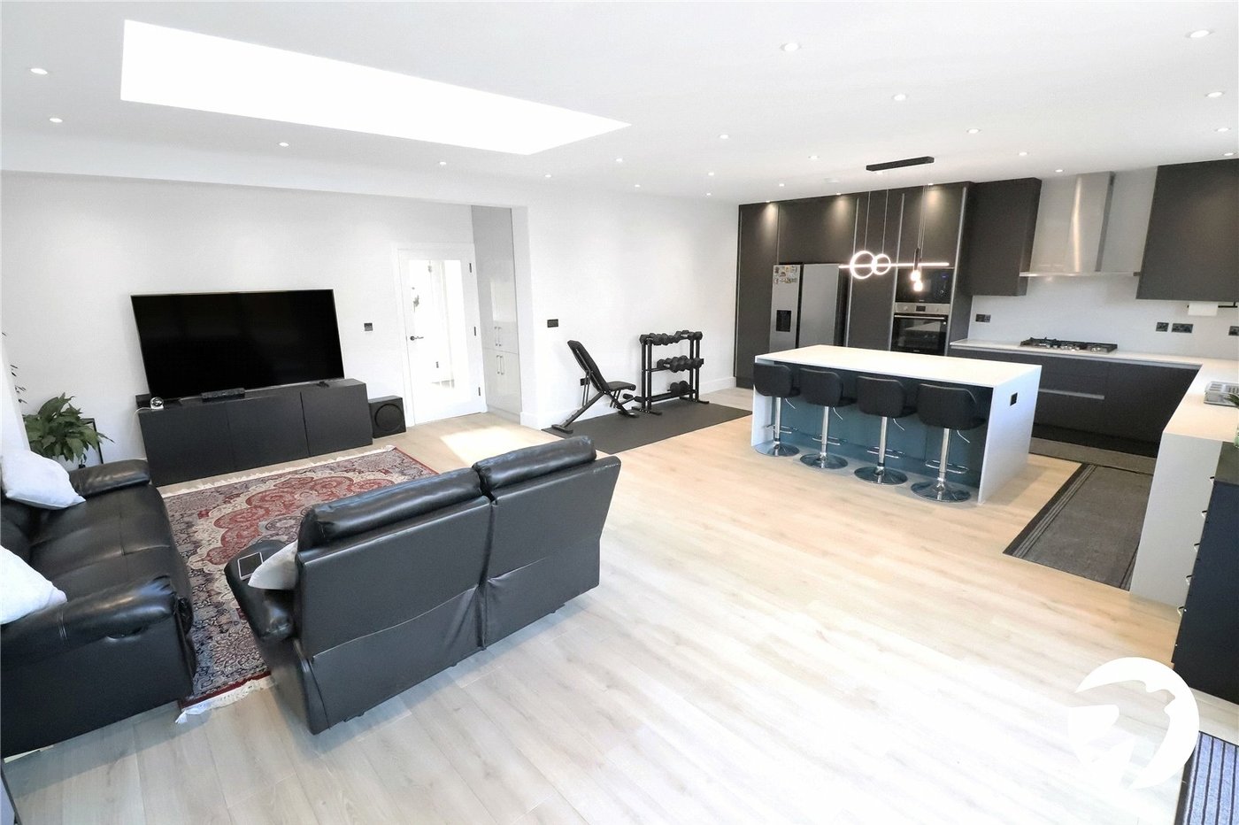 3 bedroom bungalow for sale in Bexleyheath | Robinson Jackson