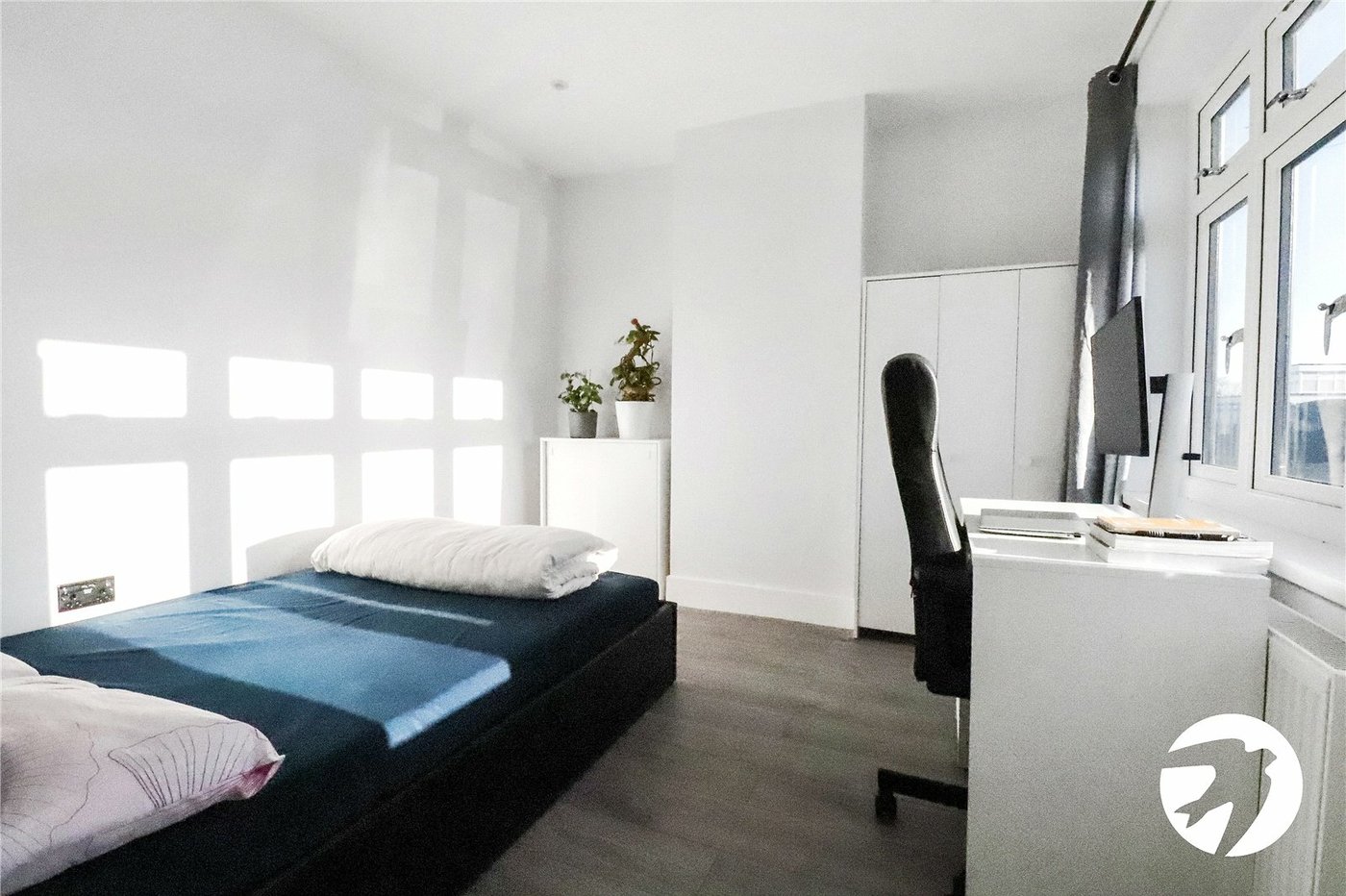 3 bedroom bungalow for sale in Bexleyheath | Robinson Jackson