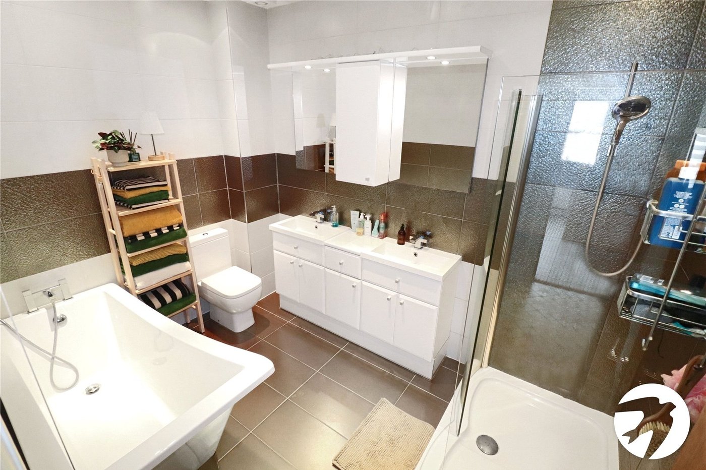 3 bedroom bungalow for sale in Bexleyheath | Robinson Jackson