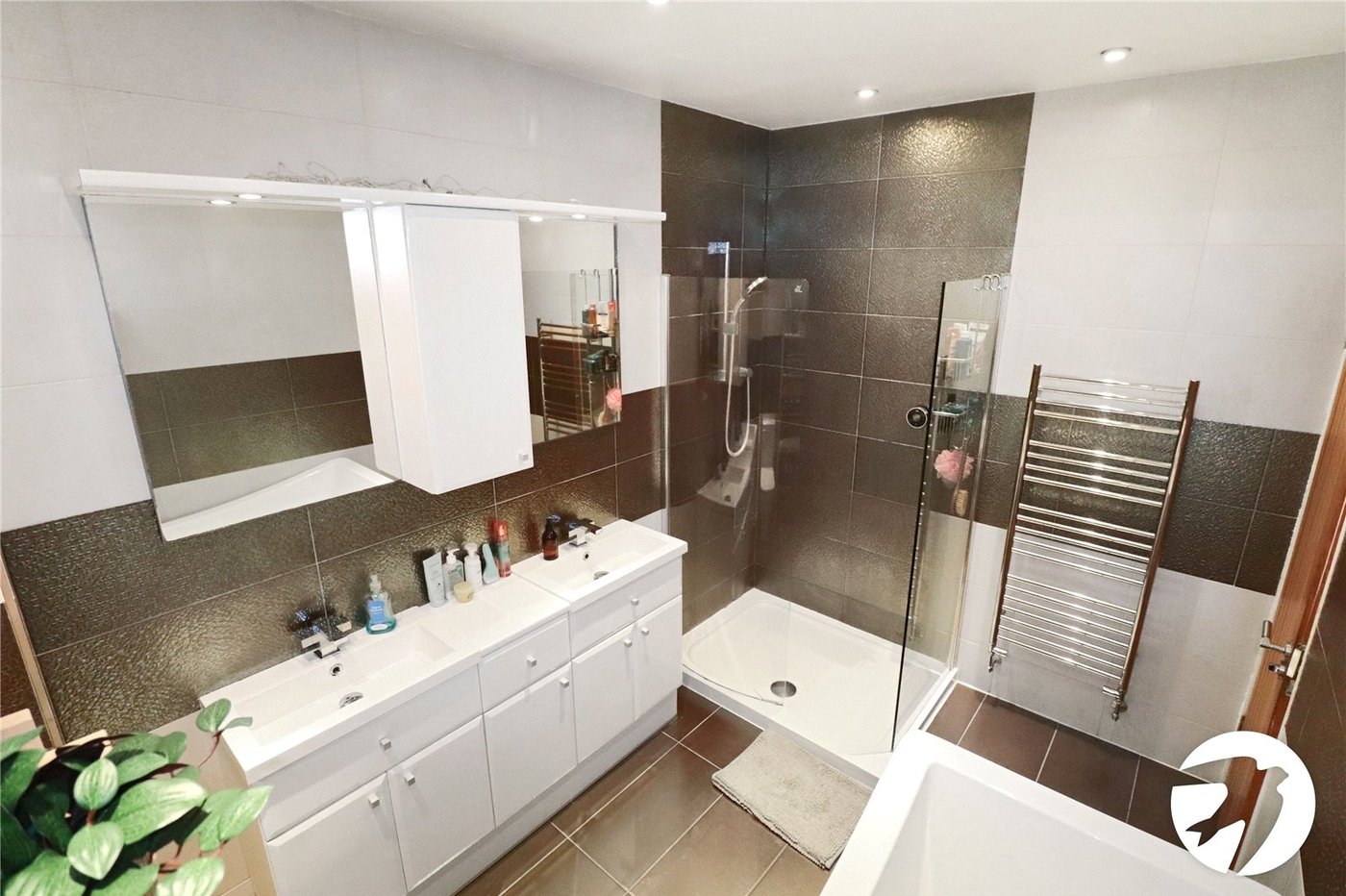 3 bedroom bungalow for sale in Bexleyheath | Robinson Jackson