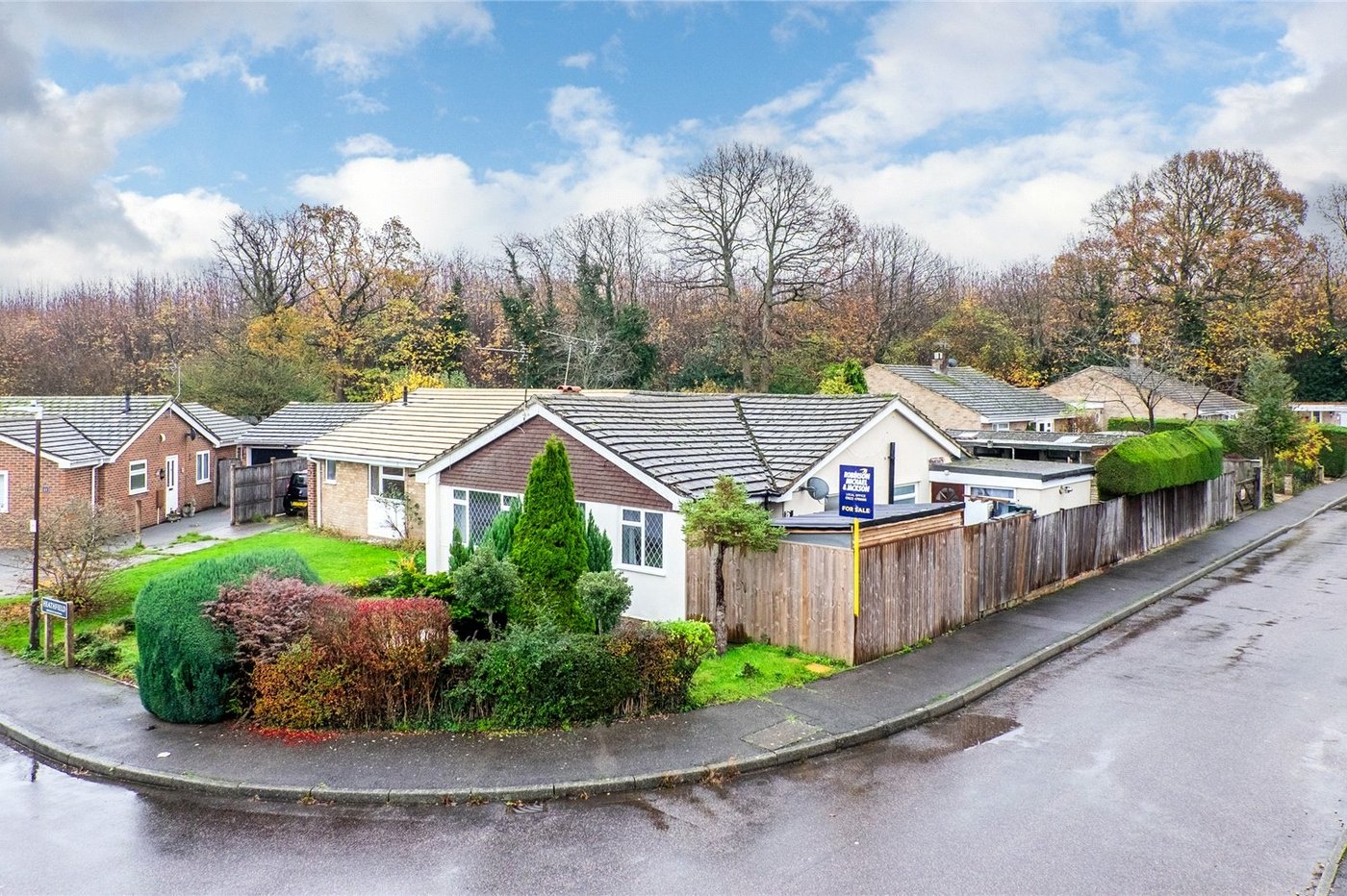 2 bedroom bungalow for sale in Langley | Robinson Michael & Jackson