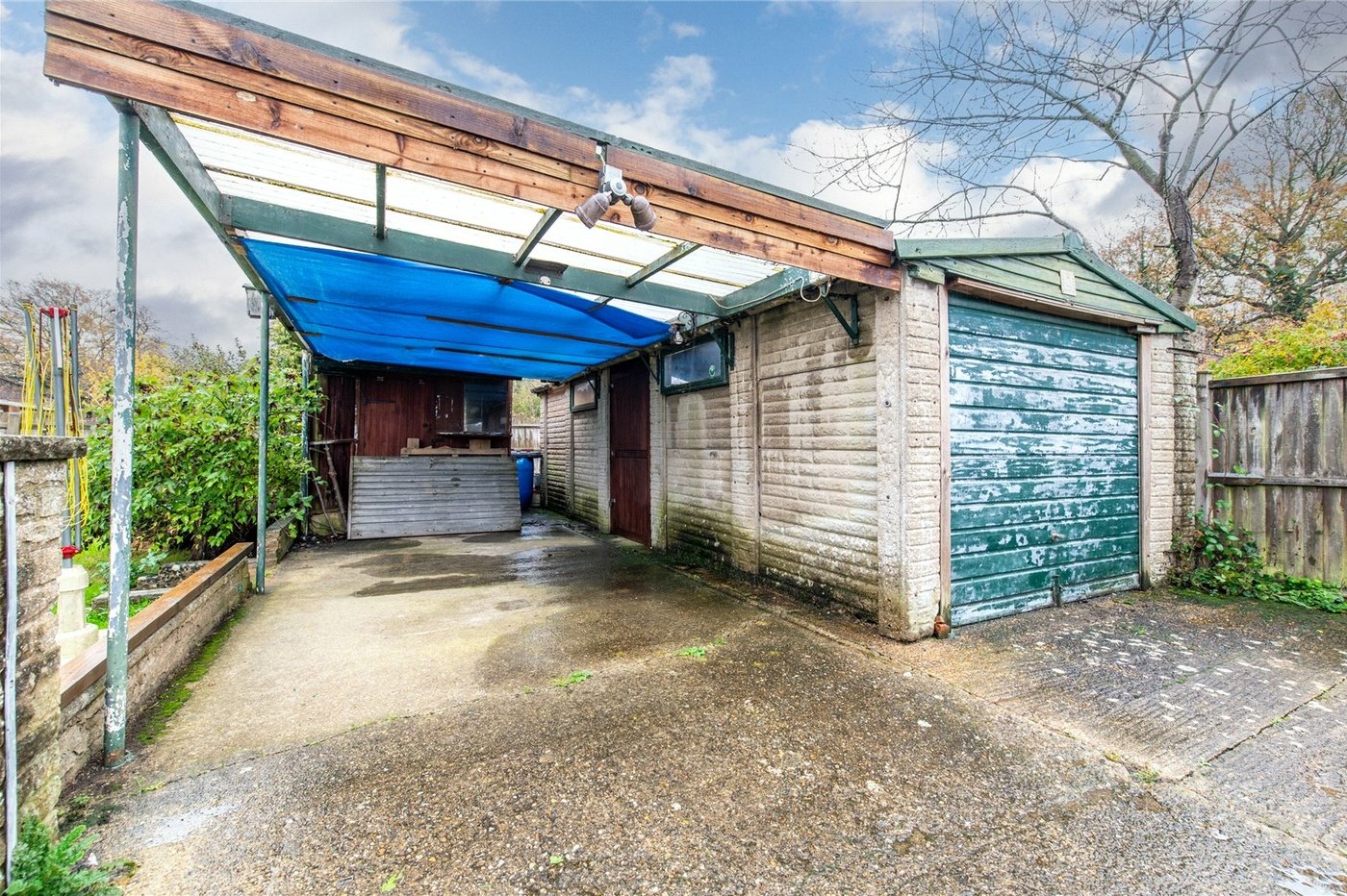 2 bedroom bungalow for sale in Langley | Robinson Michael & Jackson