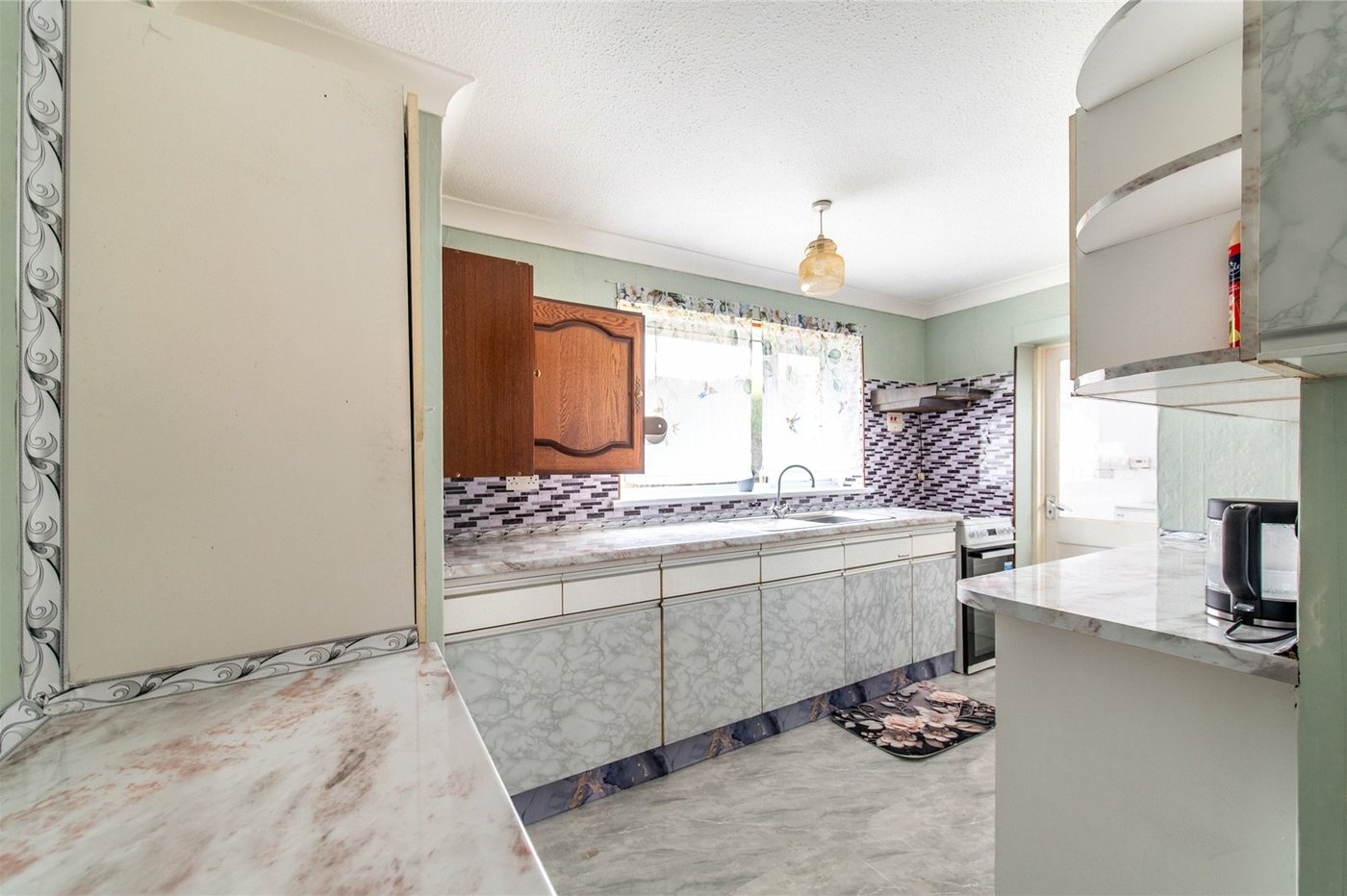 2 bedroom bungalow for sale in Langley | Robinson Michael & Jackson