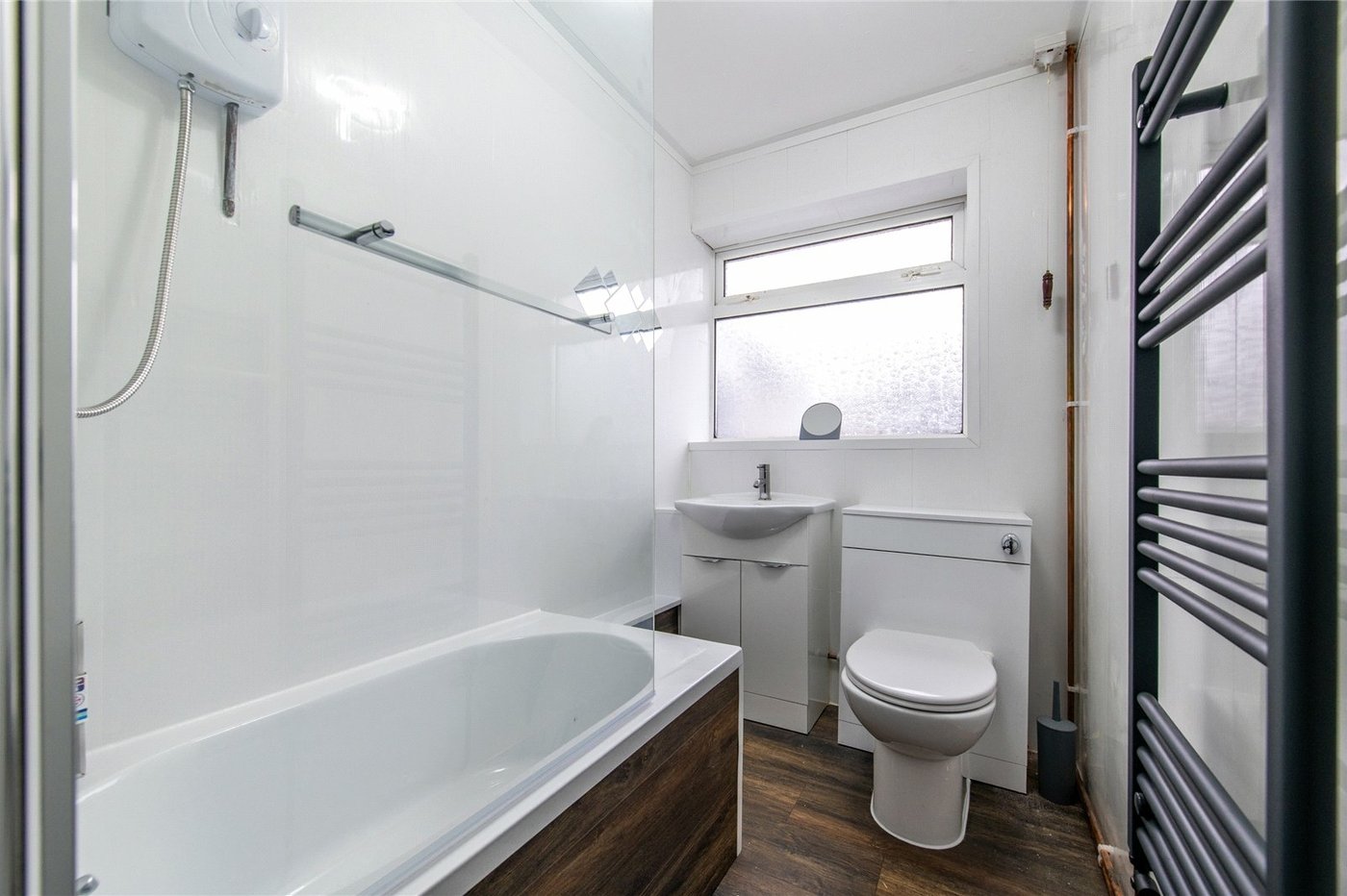 2 bedroom bungalow for sale in Langley | Robinson Michael & Jackson