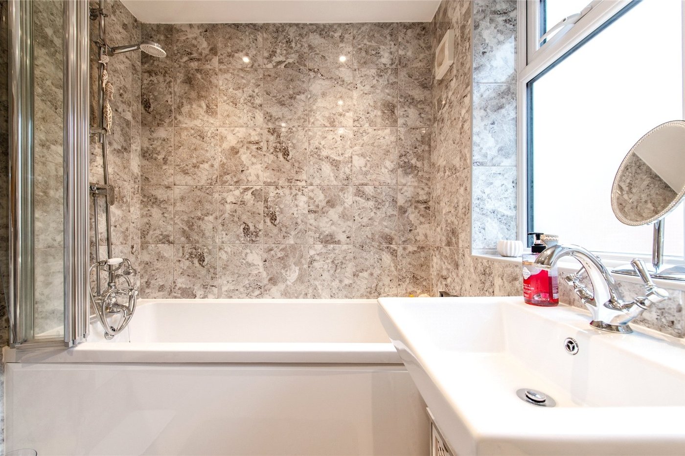 2 bedroom house for sale in Maidstone | Robinson Michael & Jackson