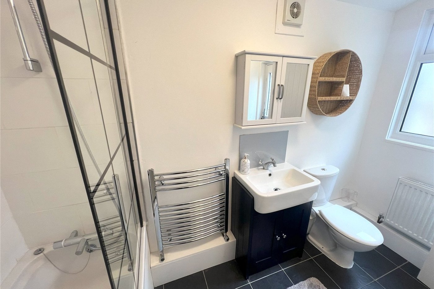 1 bedroom property for sale in Plumstead Common | Robinson Jackson