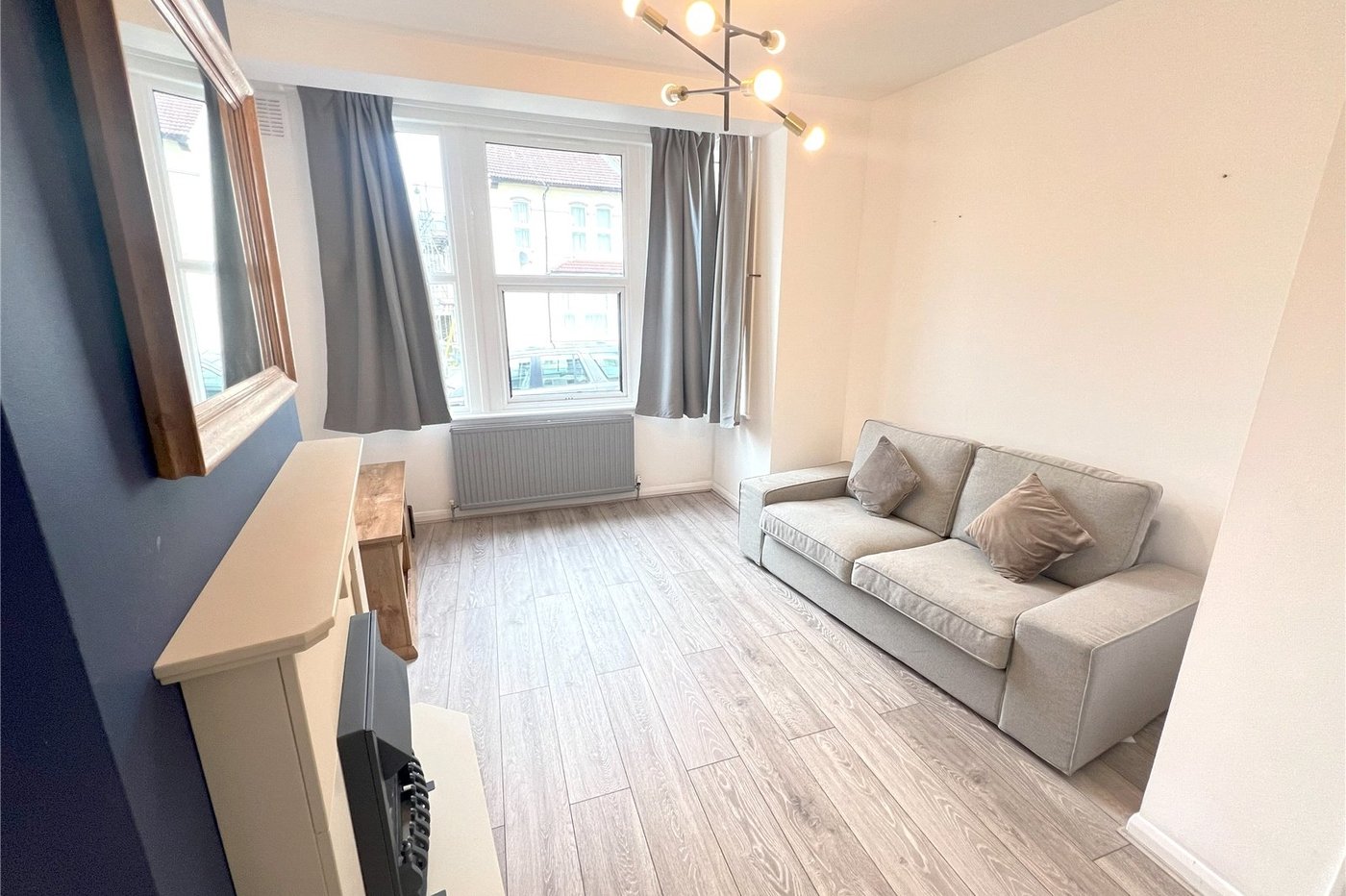 1 bedroom property for sale in Plumstead Common | Robinson Jackson