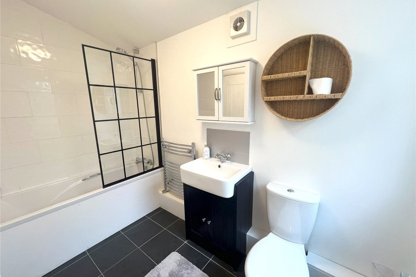 1 bedroom property for sale in Plumstead Common | Robinson Jackson