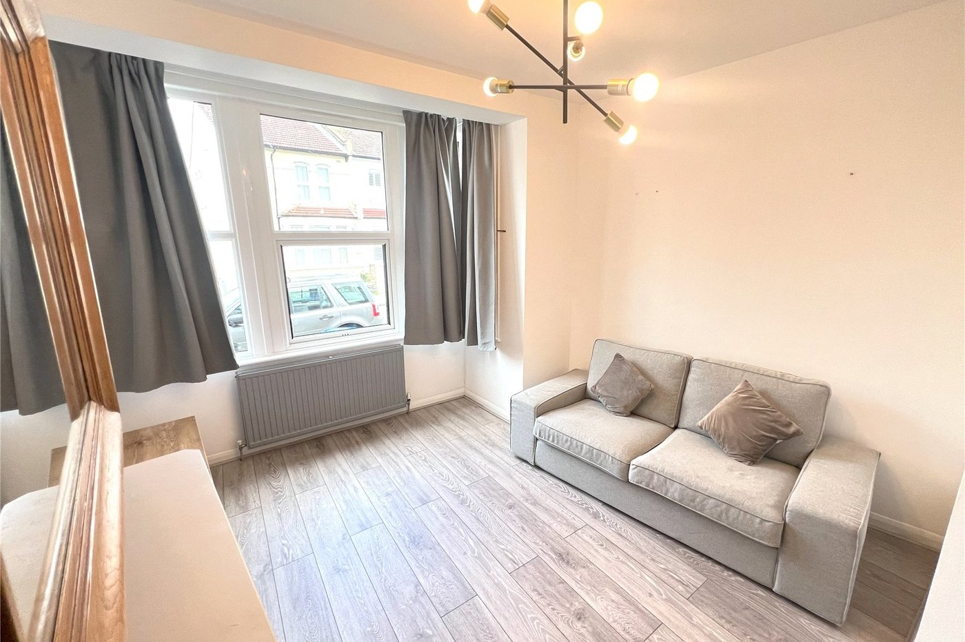 1 bedroom property for sale in Plumstead Common | Robinson Jackson