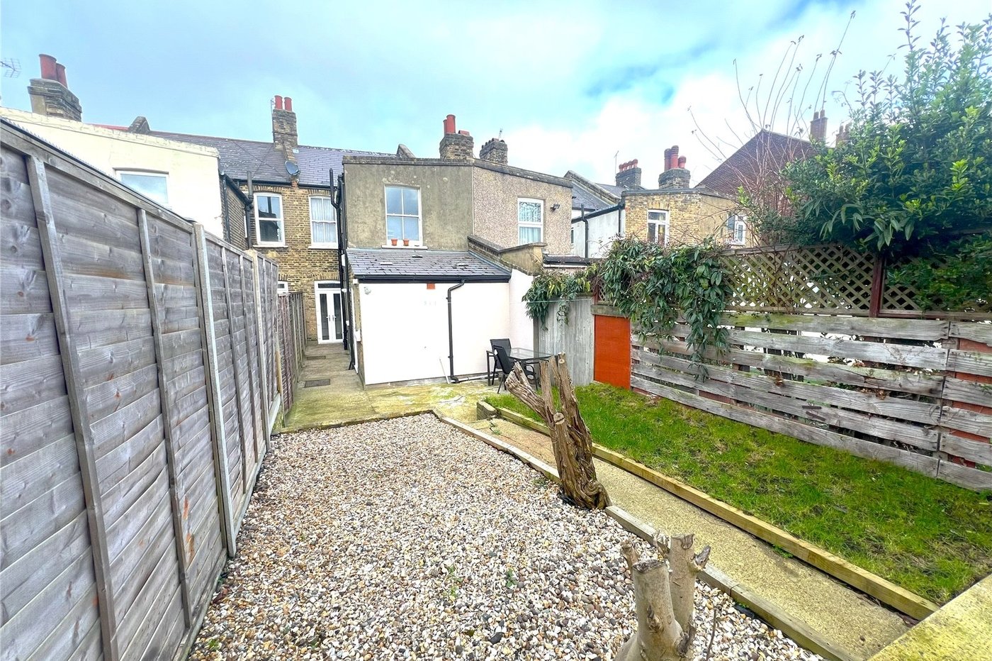 1 bedroom property for sale in Plumstead Common | Robinson Jackson