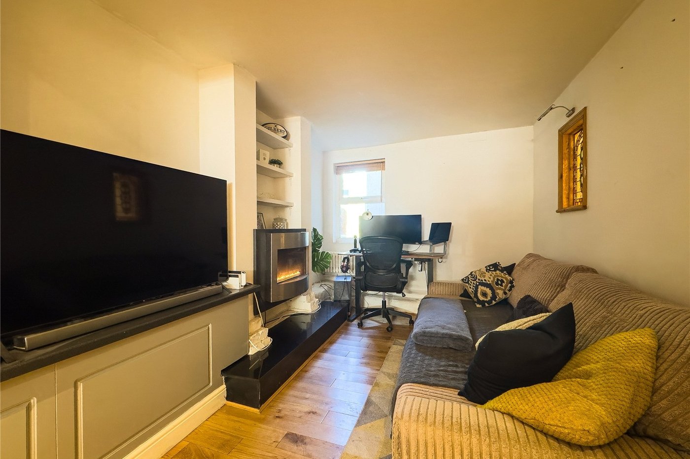 4 bedroom house for sale in Plumstead Common | Robinson Jackson