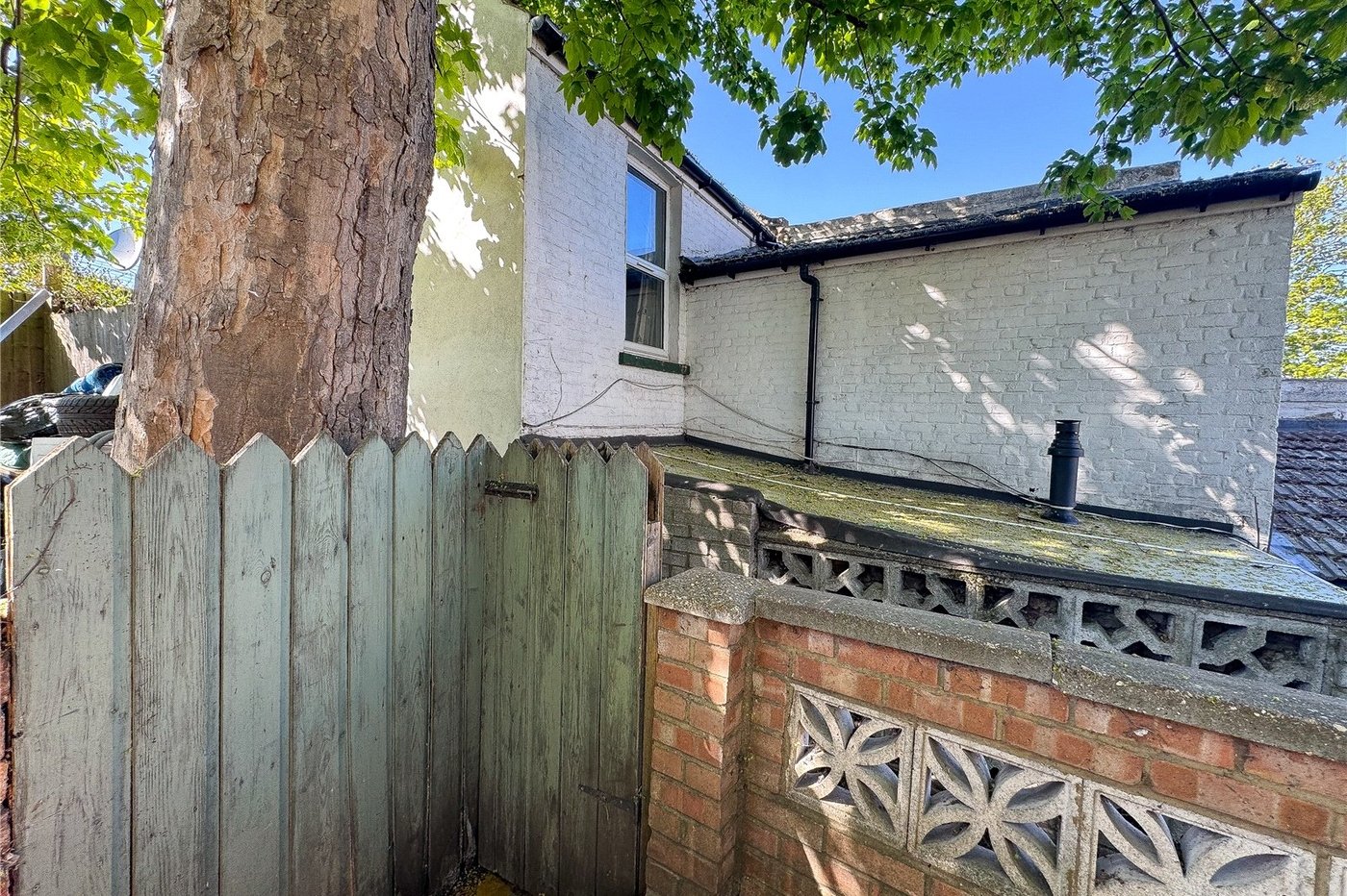 4 bedroom house for sale in Plumstead Common | Robinson Jackson