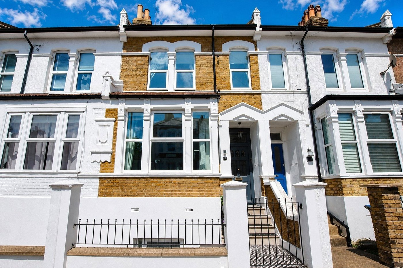 4 bedroom house for sale in Plumstead Common | Robinson Jackson