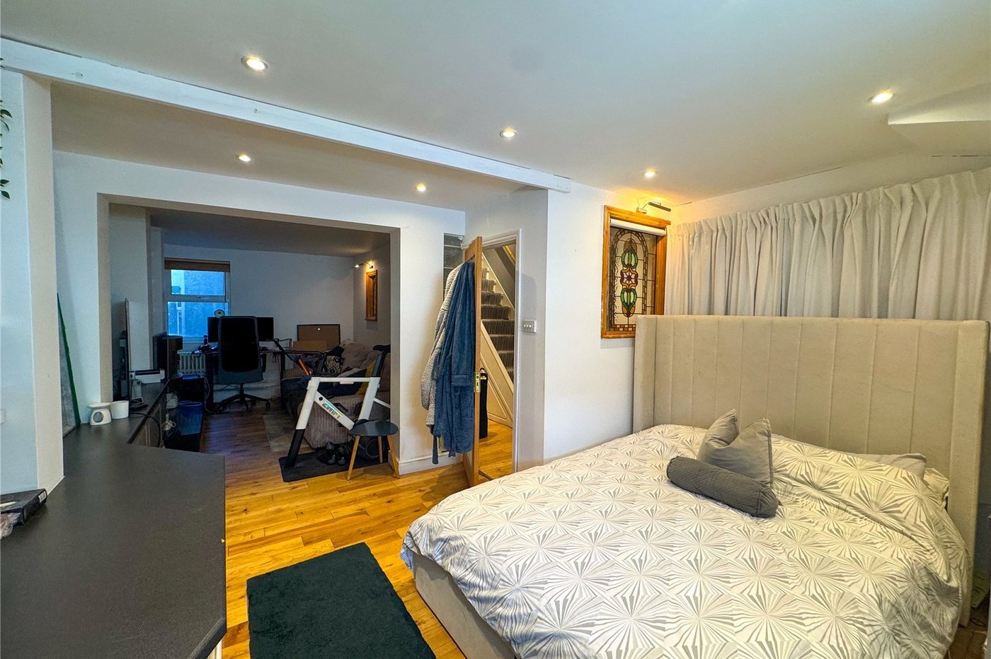 4 bedroom house for sale in Plumstead Common | Robinson Jackson