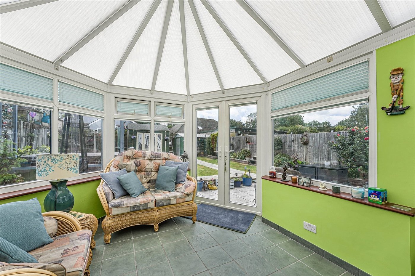 2 bedroom property for sale in Greenhithe | Robinson Jackson