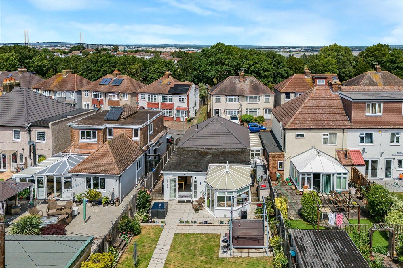 2 bedroom property for sale in Greenhithe | Robinson Jackson