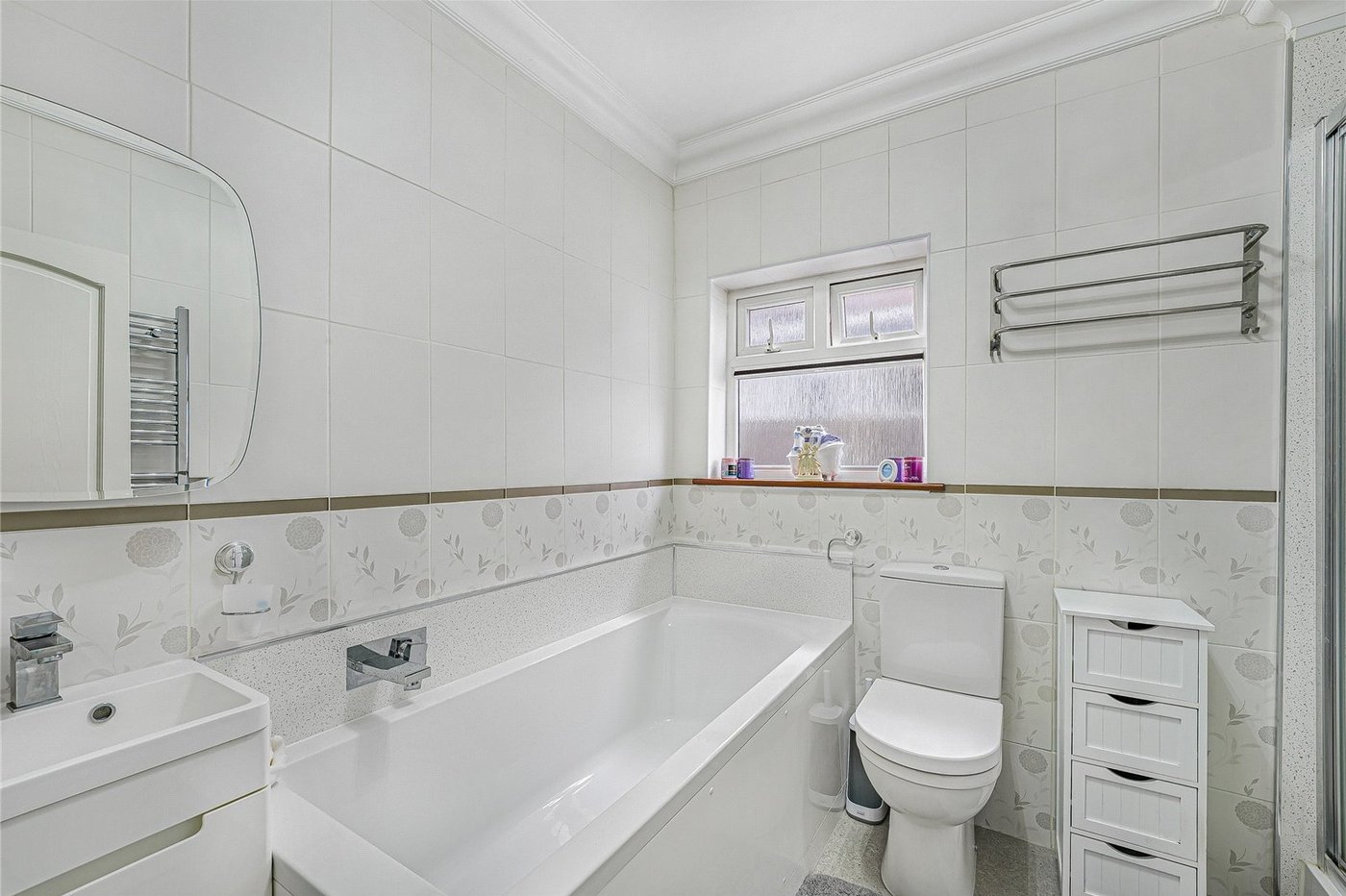 2 bedroom property for sale in Greenhithe | Robinson Jackson