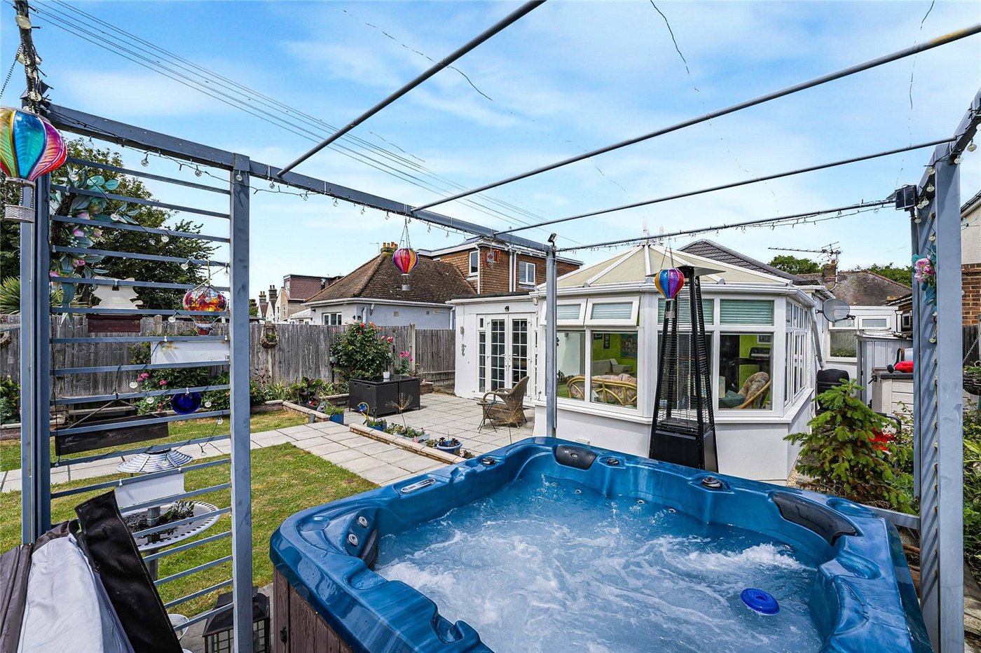 2 bedroom property for sale in Greenhithe | Robinson Jackson