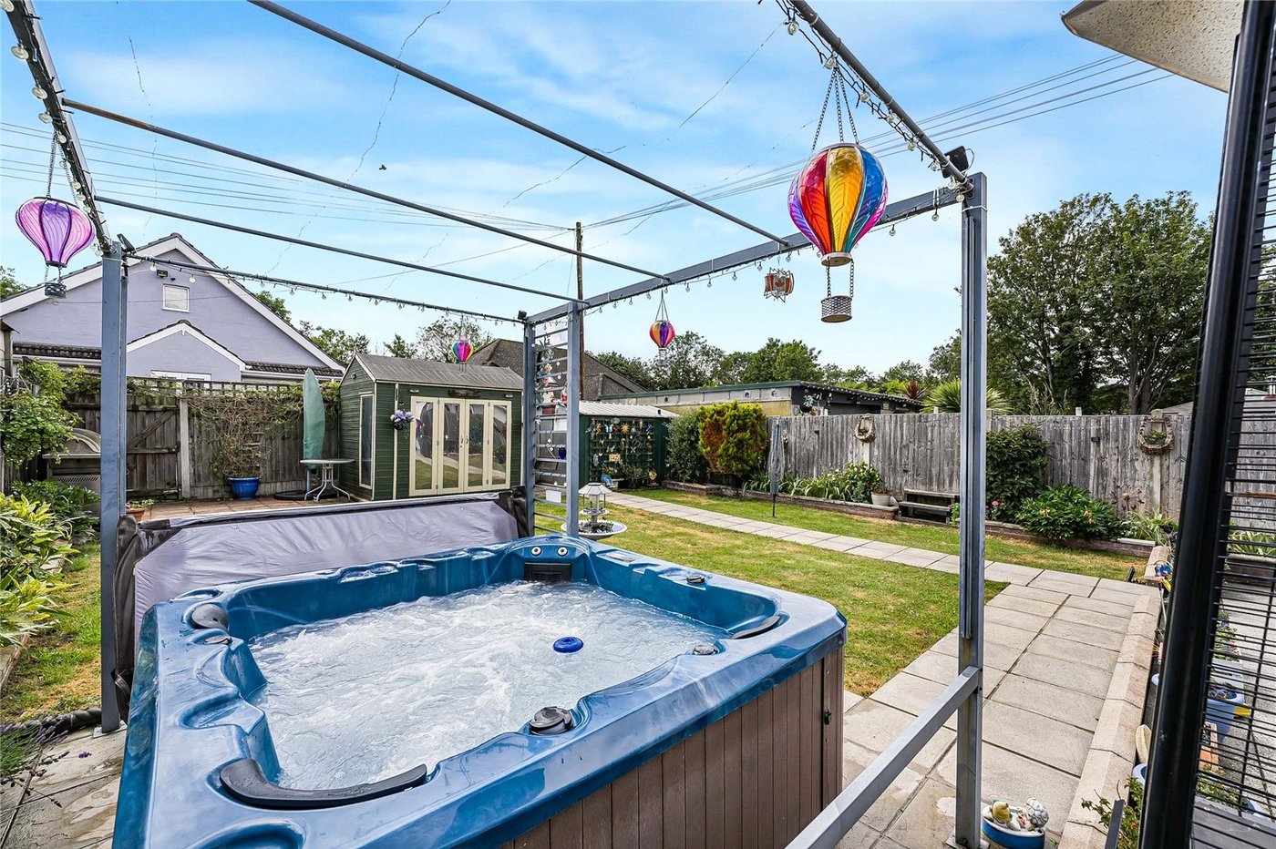 2 bedroom property for sale in Greenhithe | Robinson Jackson