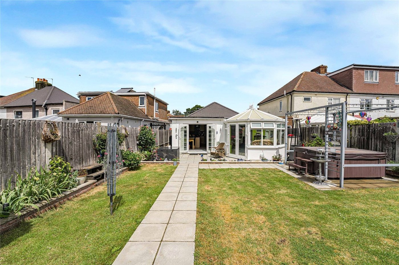2 bedroom property for sale in Greenhithe | Robinson Jackson
